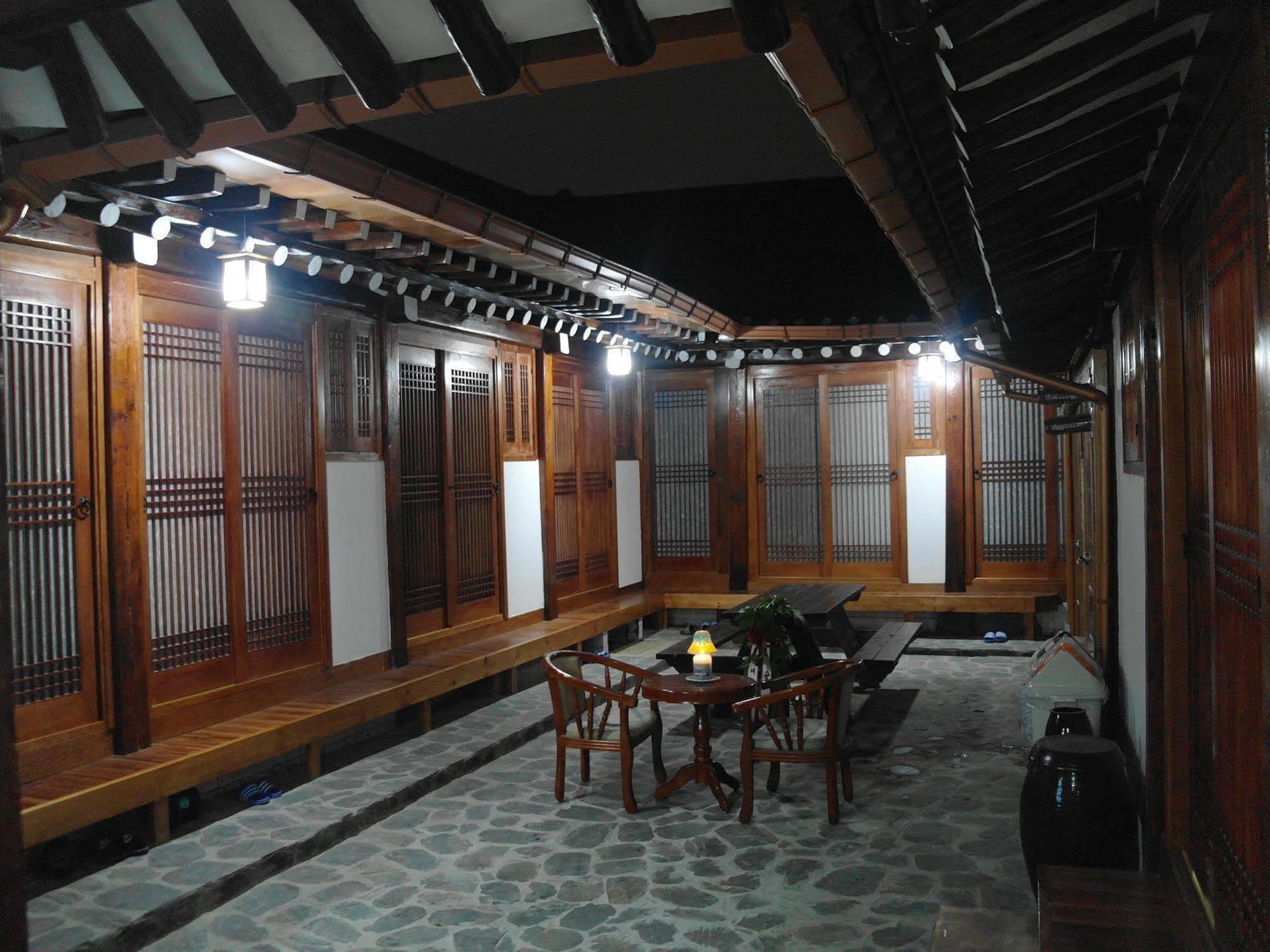 Bibimbap Hanok Guesthouse Insadong Seoul Exterior photo